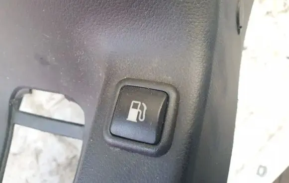 Seat Leon (1M) Fuel tank opening switch 