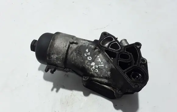 Volvo C30 Oil filter mounting bracket 31259229