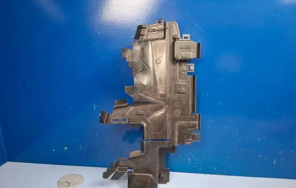Volkswagen Touareg III Intercooler air channel guide 760121283 760121283AM