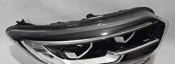 Renault Kadjar Headlight/headlamp 260101637R