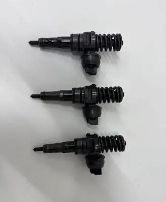 Skoda Praktik (5J8) Fuel injector 038130073BP
