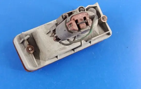 Nissan Bluebird Front indicator light 