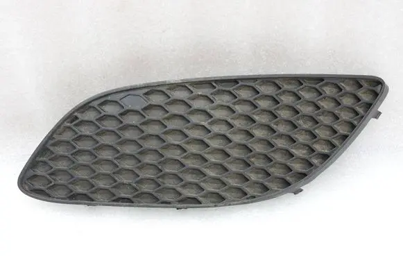 Opel Zafira B Front bumper lower grill 13263115 13247320