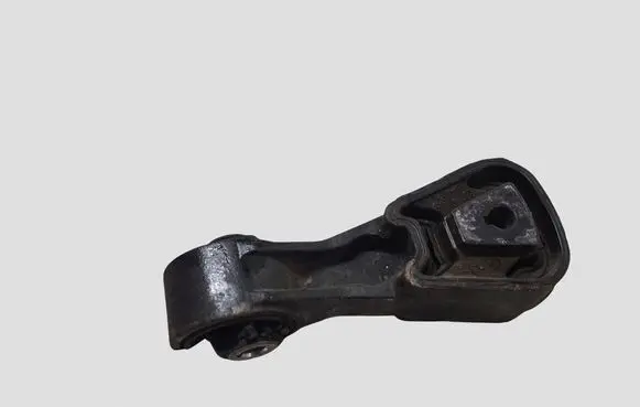 Peugeot 407 Engine mount bracket