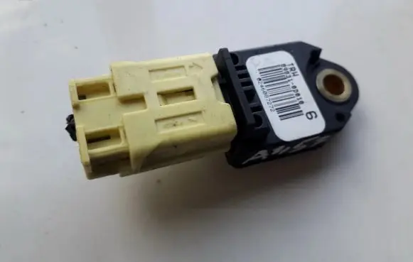 Toyota Yaris Airbag deployment crash/impact sensor 898310D010 89831-0D010