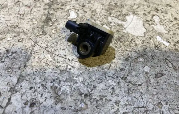Dodge Durango Airbag deployment crash/impact sensor A1668210151 140701 56054085AA
