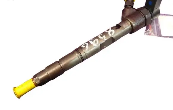 Audi A8 S8 D3 4E Fuel injector