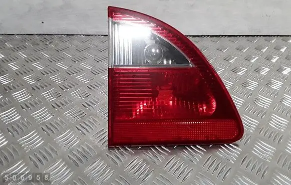Tailgate rear/tail lights