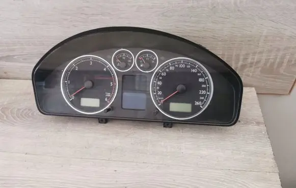Volkswagen Sharan Speedometer (instrument cluster) 7M3920820F