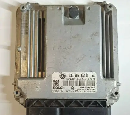 Volkswagen Golf V Engine control unit/module 03C906032B 0261201320