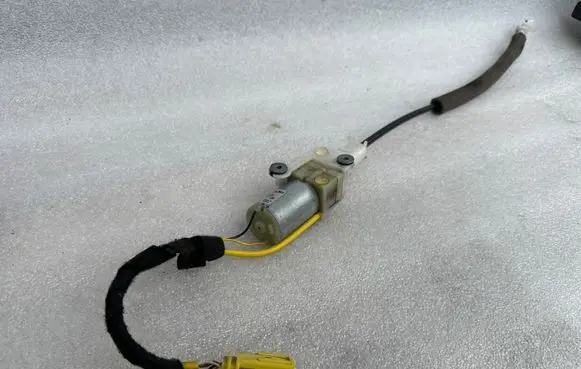 Volkswagen Touareg I Seat belt adjustment motor 602040800A 404841