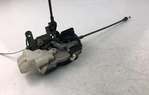 Volvo V40 Coupe door lock (next to the handle) 31301425