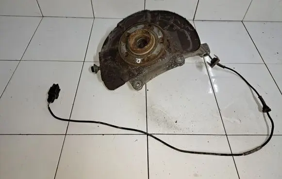 Volvo S60 Front wheel hub spindle knuckle