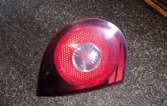 Volkswagen Golf V Tailgate rear/tail lights 1K6945093K