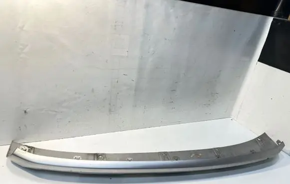 Front bumper lip