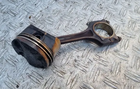 Mini One - Cooper Coupe R56 Piston with connecting rod P122 AH1B