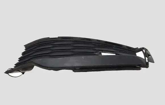 Skoda Kamiq Front bumper lower grill 658807368