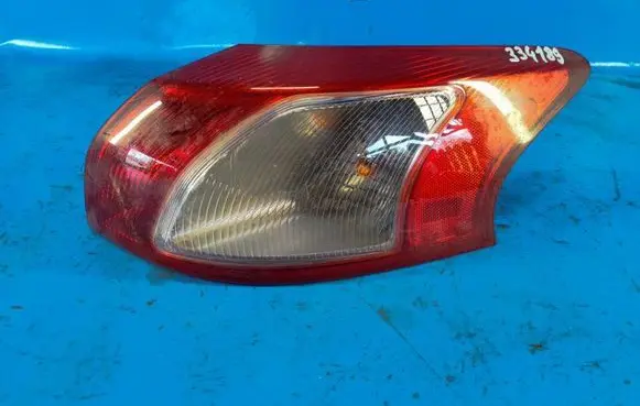 Mitsubishi Lancer VIII Boot/trunk interior light 8330A278