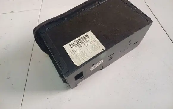 Glove box