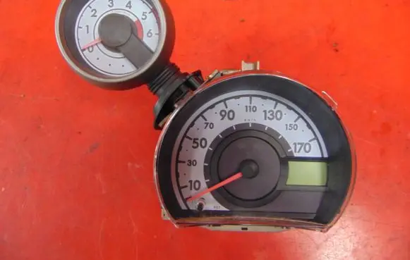 Toyota Aygo AB10 Tachometer 838000H032