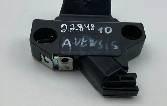 Loading door lock