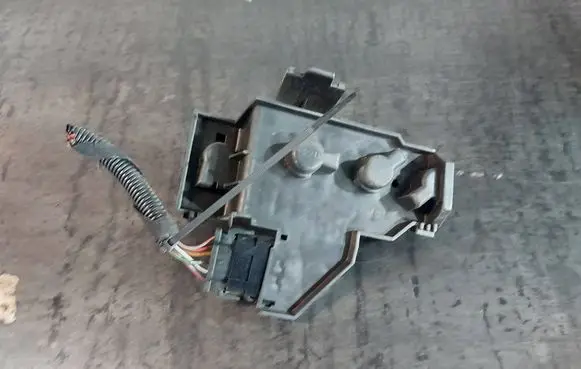 Audi A4 S4 B5 8D Tail light bulb cover holder 3242354353534