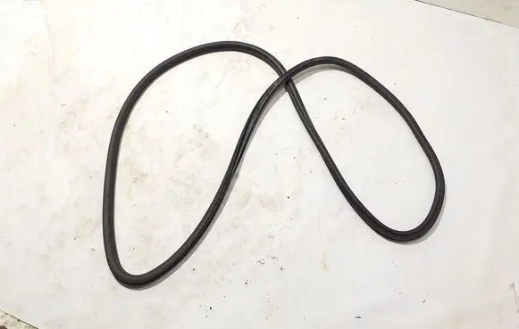 Chevrolet Silverado Front door rubber seal 84237251