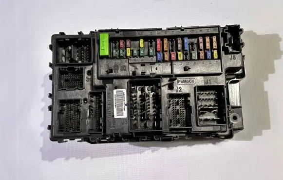 Ford Explorer VI Comfort/convenience module LU5T-15604