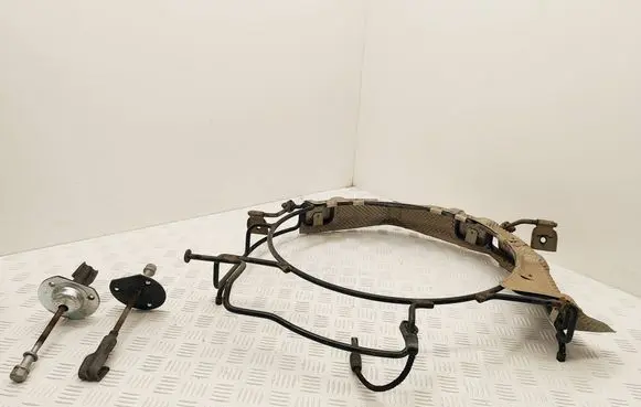 Opel Zafira C Spare wheel mounting bracket