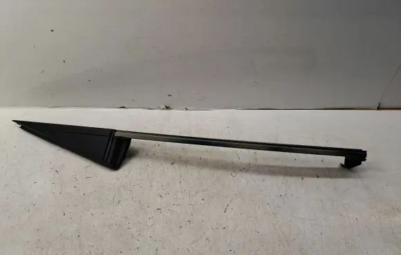Toyota Corolla Verso AR10 Rear door windshield rail 54058 674870F010 674070F010