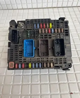 Peugeot 508 RXH Fuse module 9674917380