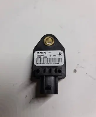 Hyundai i30 Airbag deployment crash/impact sensor 95920A6000
