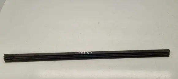Mercedes-Benz S W126 Front door glass trim molding