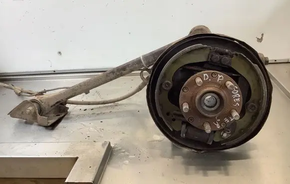 Subaru Forester SG Rear wheel hub spindle/knuckle 