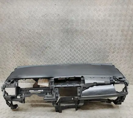 Nissan Leaf II (ZE1) Dashboard 682005SH0B 681P35SH0B