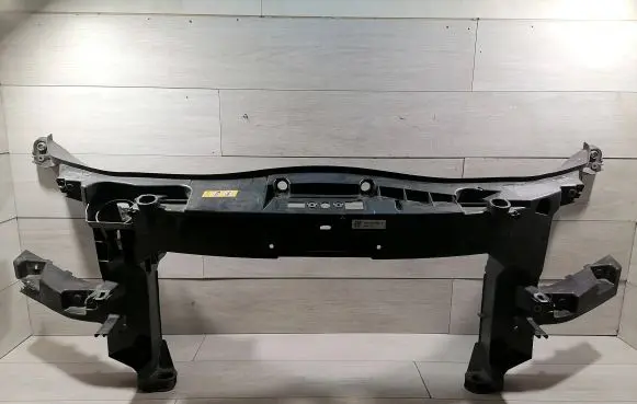 Engine bonnet/hood lock trim molding