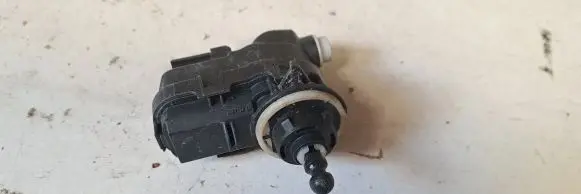 Toyota Yaris XP210 Headlight level adjustment motor 90013783