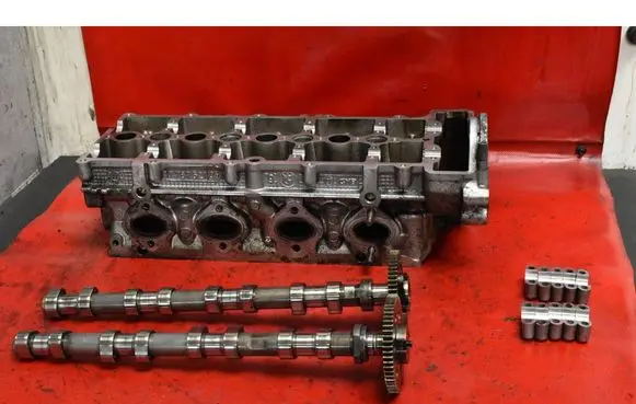 BMW X3 E83 Engine head 778752106