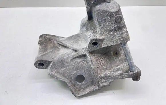 Volvo XC60 Engine mounting bracket 6G926F096FC