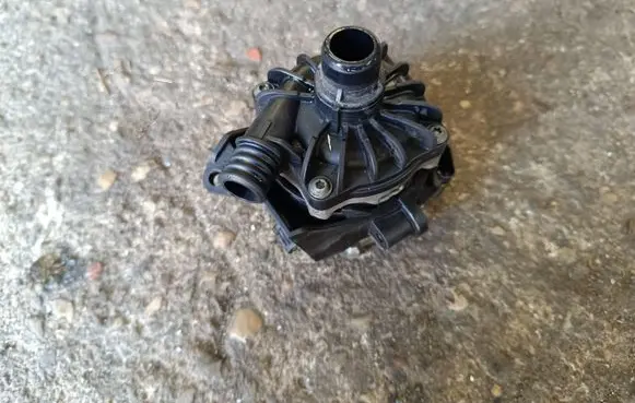 BMW X6 E71 Electric auxiliary coolant/water pump 7566335 T2885N00064
