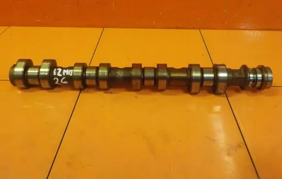 Opel Astra J Camshaft 55562231 12MB26
