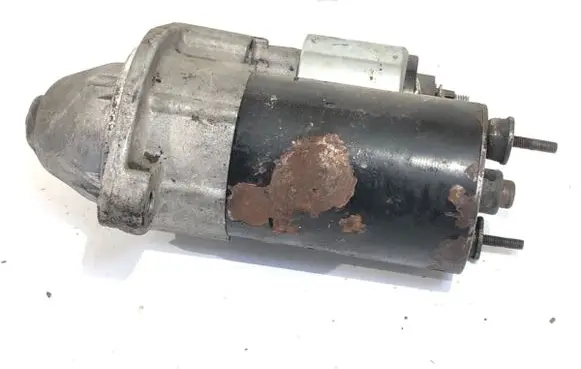 Volkswagen PASSAT B5 Starter motor 058911023B
