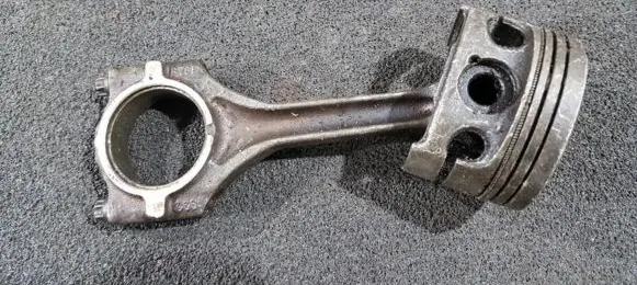 BMW 5 E39 Piston with connecting rod