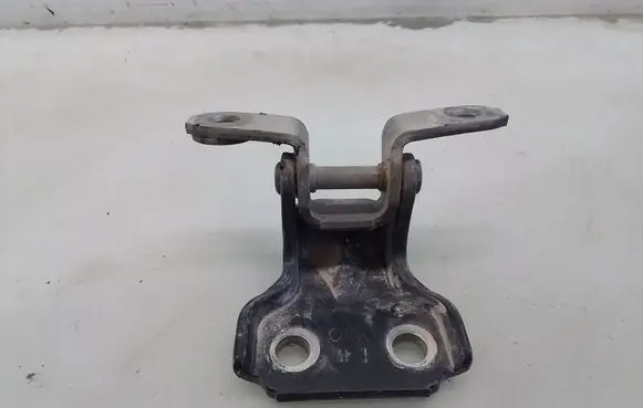 Suzuki Ignis Rear door upper hinge