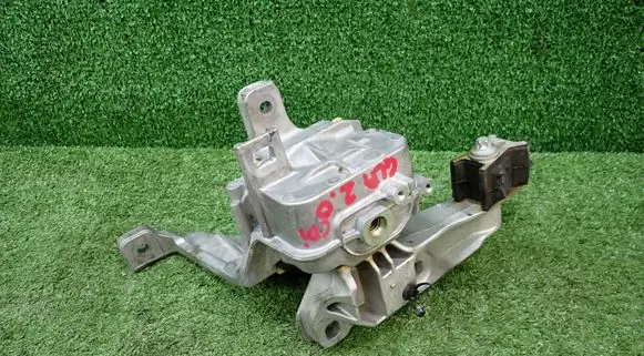 Mercedes-Benz GLA H247 Engine mount bracket A2472402000