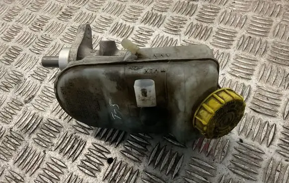 Volkswagen Transporter - Caravelle T5 Master brake cylinder 