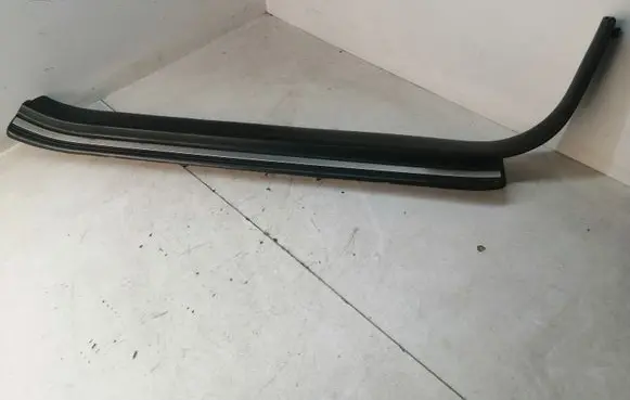 Lexus LS 400 Side skirt front trim 6791350010