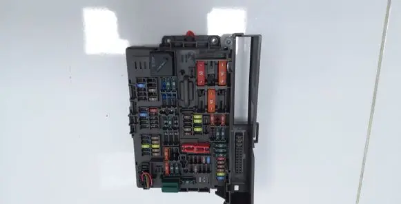 BMW 1 F20 F21 Fuse module B010110700