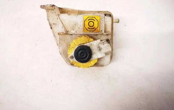 Brake fluid reservoir
