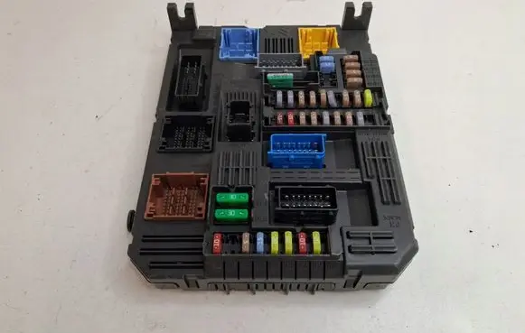 Peugeot Partner III Central body control module 9830707780
